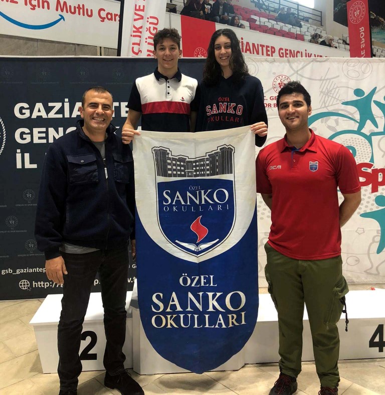 SANKO Okulları Yüzücülerinden Büyük Başarı