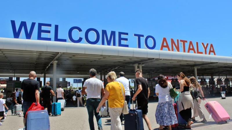 Antalyaya Gelen Turist Sayısı 10 Milyonu Aştı