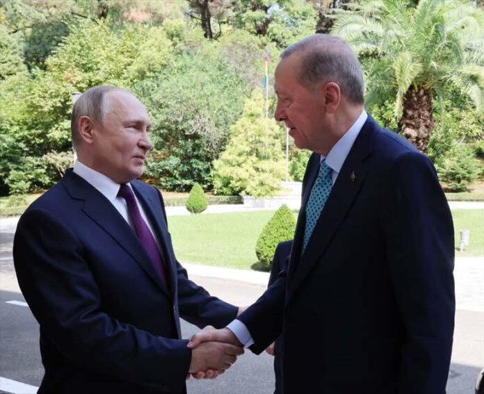 Putin, Erdoğan'ı Soçi'ye Tatile Davet Etti