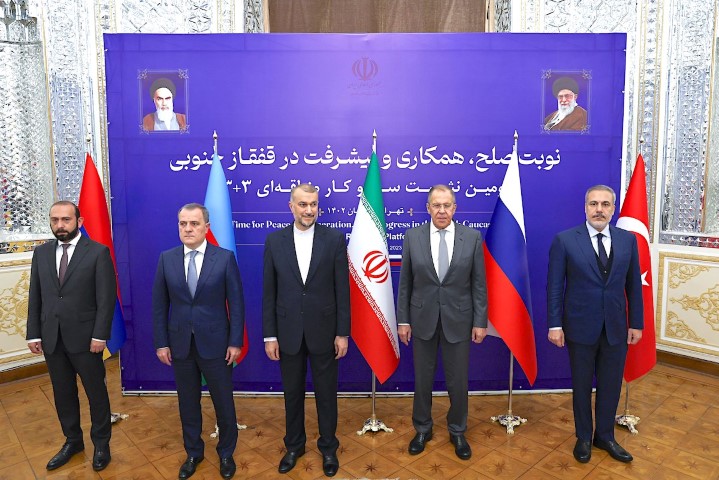 Beş Ülkenin Dışişleri Bakanı Tahran'da 