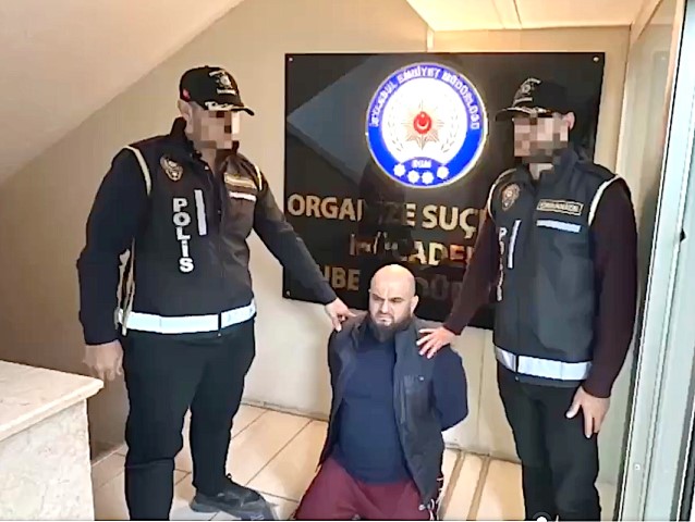 Mavi Bültenle Aranan Rus İstanbulda Yakalandı