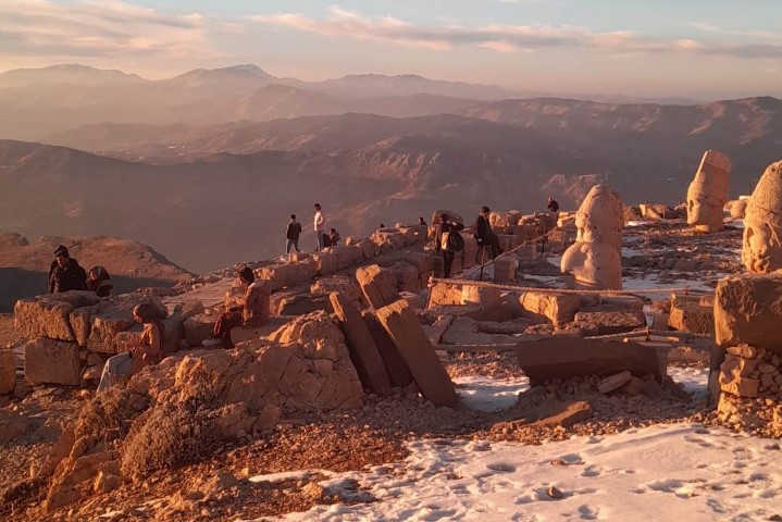 Nemrut Dağı Kasım'da 8 Bin Turisti Ağırladı 