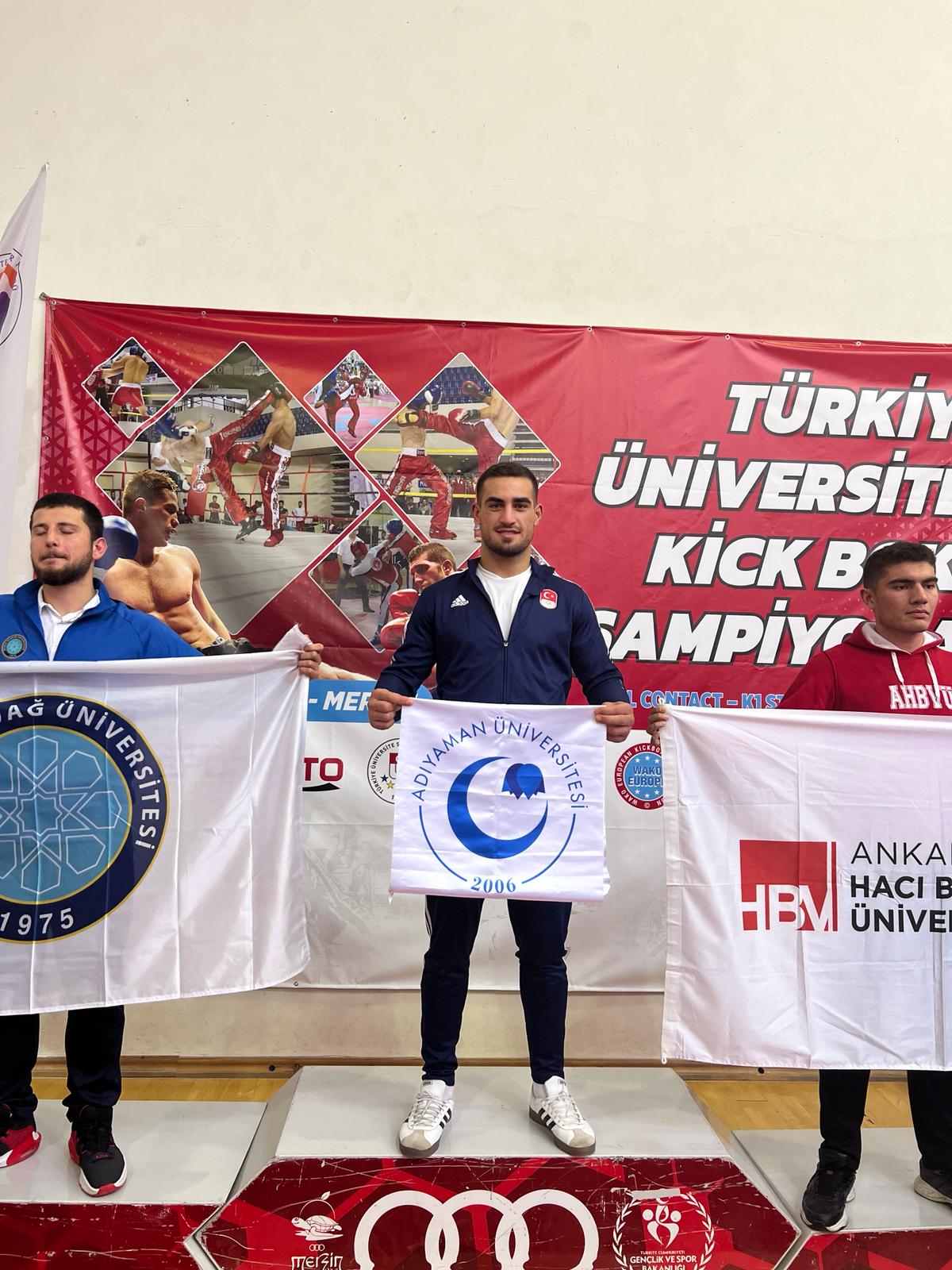 ADYÜ Öğrencisi Yaşar Altın Madalya Kazandı