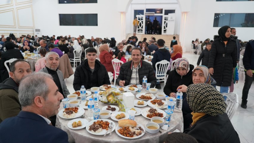 Kılınç'tan Belediye Personeline İftar Yemeği
