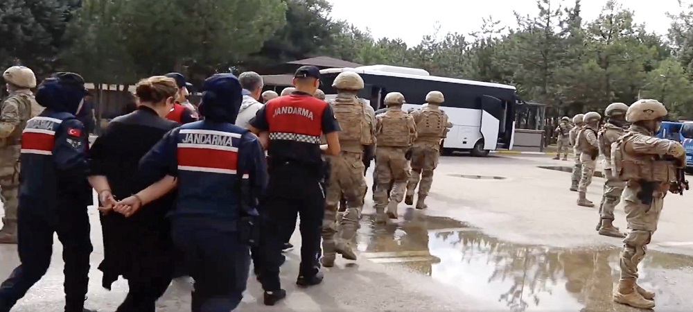 Çete Operasyonunda 42 Kişi Gözaltına Alındı